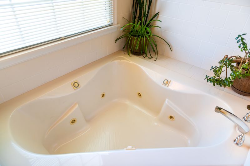Compact Bathtub for Small Bathrooms